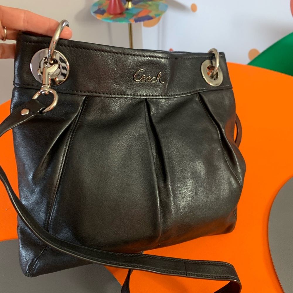 Coach “Ashley Leather Pleated Hippie Bag”Leather Purse Like New condition ❤️
